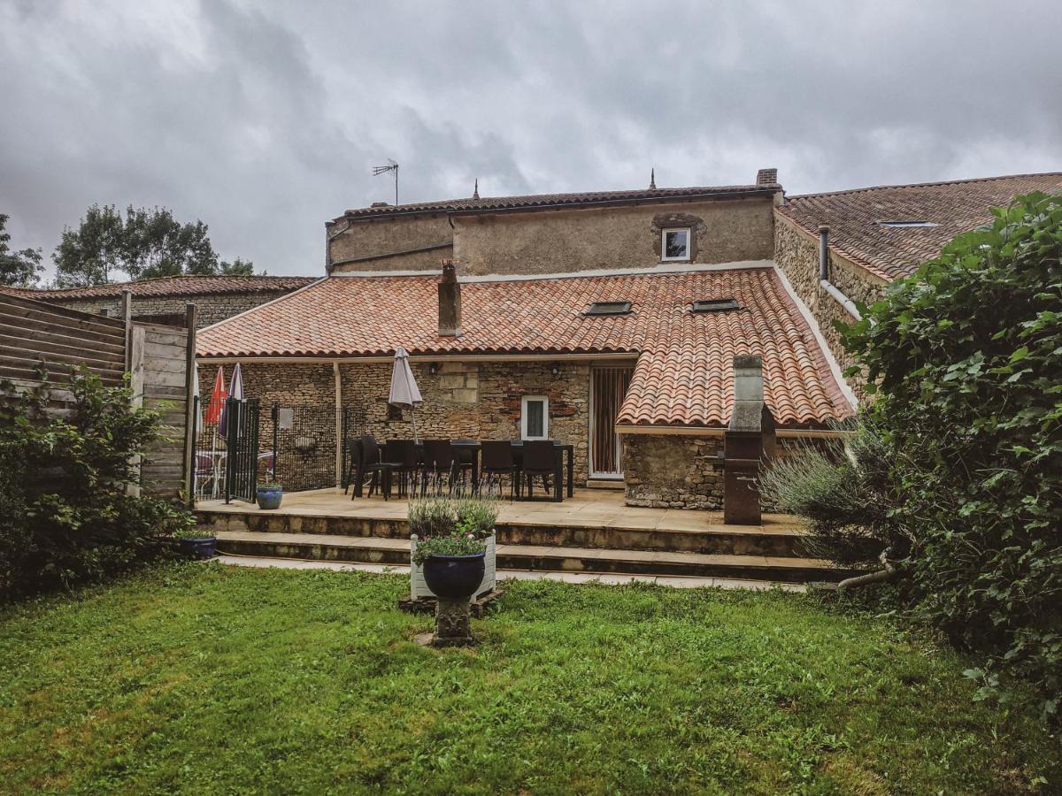 LA LAUJÈRE IVIE - Gîte&Piscine privative Saint-Hilaire-du-Bois  Extérieur photo