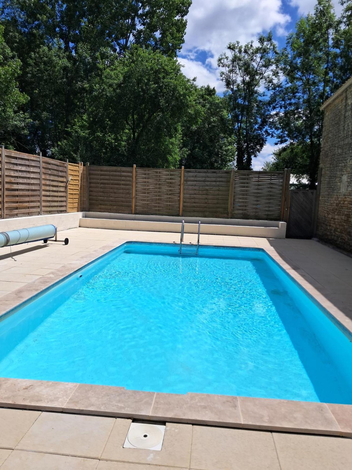 LA LAUJÈRE IVIE - Gîte&Piscine privative Saint-Hilaire-du-Bois  Extérieur photo